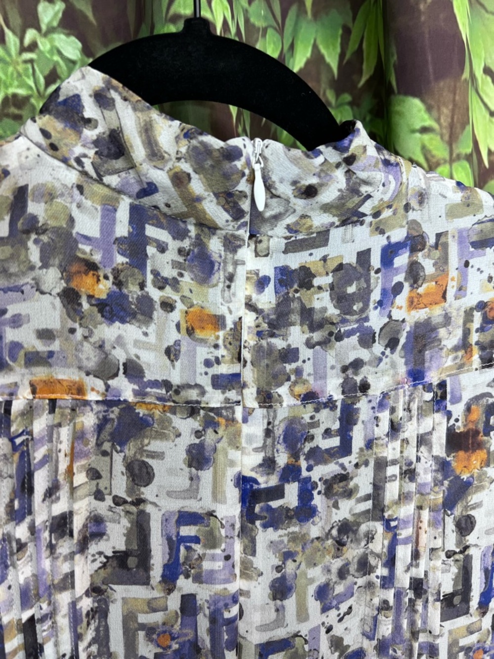 VINTAGE AUTHENTIC FENDI Watercolor Silk Abstract Blouse, XS - Picture 10 of 16